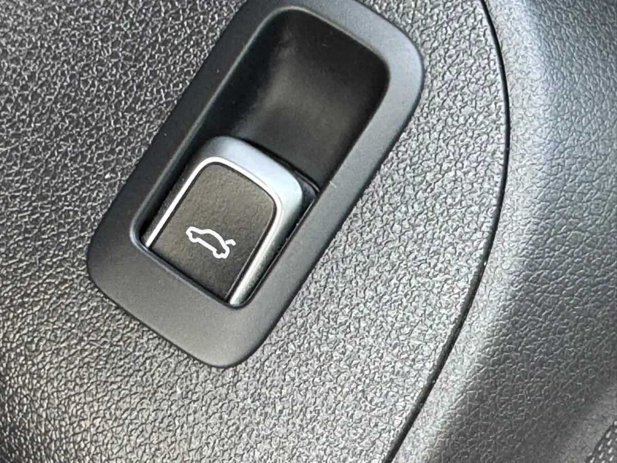 2.0 TFSI quattro Sport Edition 3 X S-line Automaat Navigatie Pano All-Season banden PDC v+A