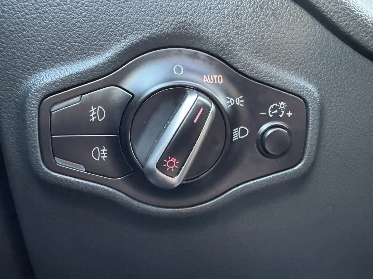 2.0 TFSI quattro Sport Edition 3 X S-line Automaat Navigatie Pano All-Season banden PDC v+A