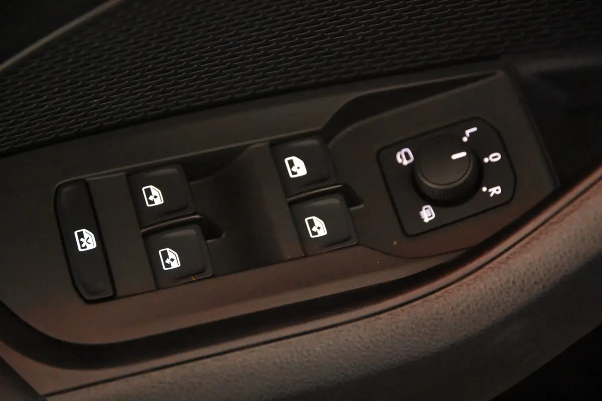 1.0 TSI Clever *1ste Eigenaar*Navigatie*Stoelverwarming*Camera*
