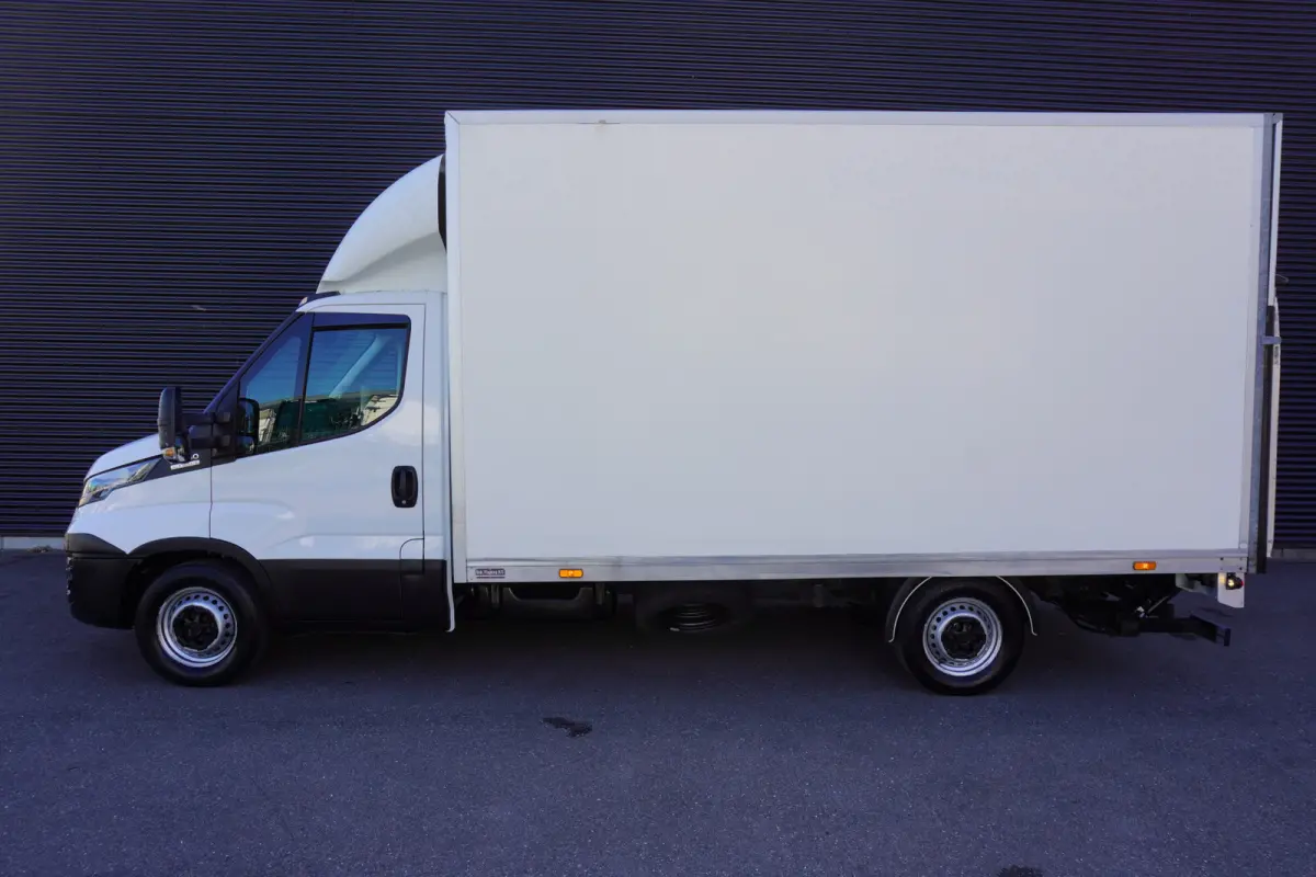 35S18 3 liter 180pk Automaat Bakwagen Laadklep Zijdeur Airo Standkachel PTO