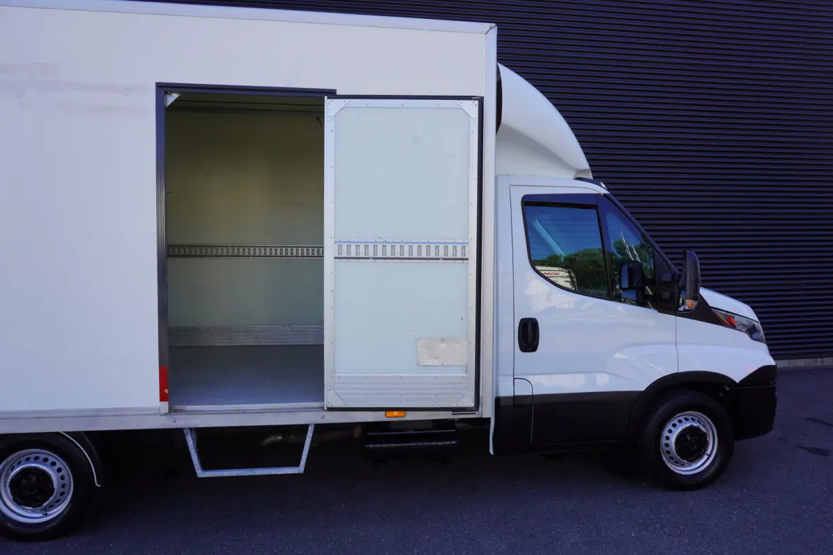 35S18 3 liter 180pk Automaat Bakwagen Laadklep Zijdeur Airo Standkachel PTO