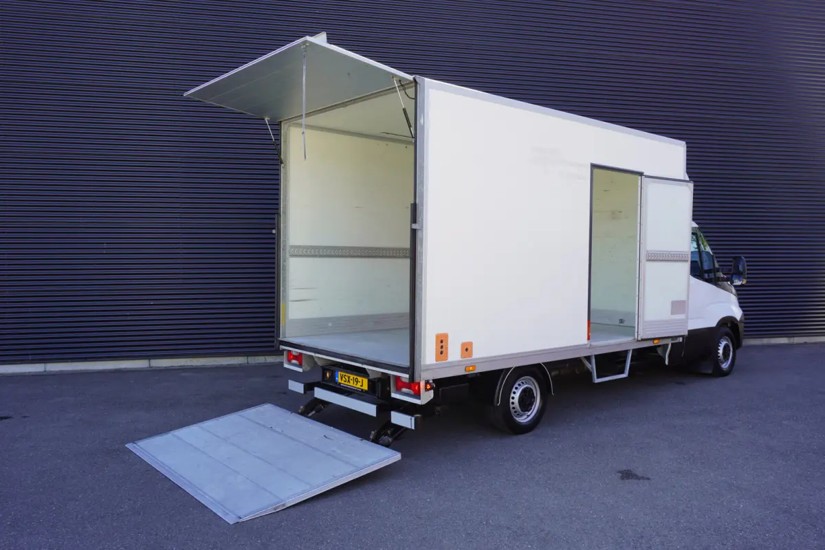 35S18 3 liter 180pk Automaat Bakwagen Laadklep Zijdeur Airo Standkachel PTO