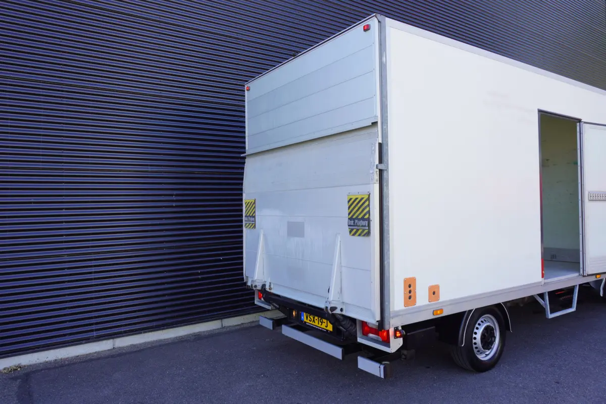 35S18 3 liter 180pk Automaat Bakwagen Laadklep Zijdeur Airo Standkachel PTO