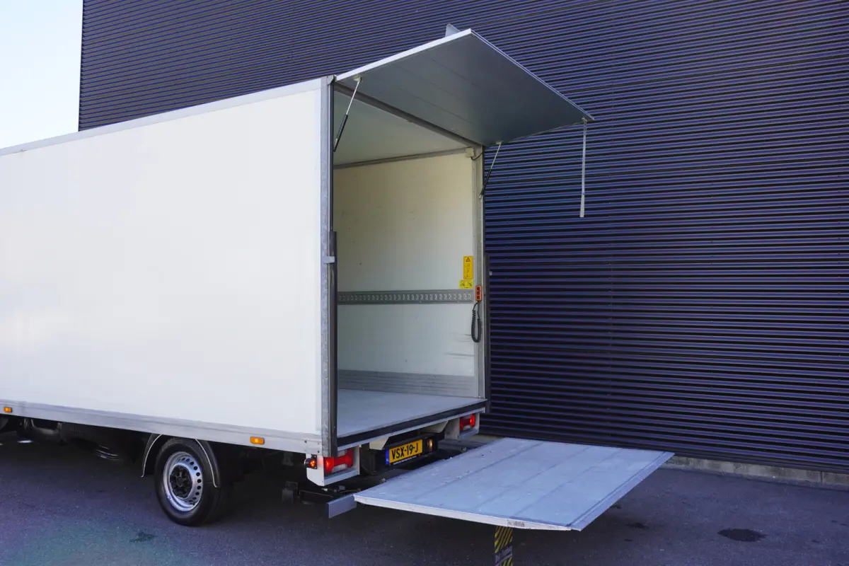 35S18 3 liter 180pk Automaat Bakwagen Laadklep Zijdeur Airo Standkachel PTO