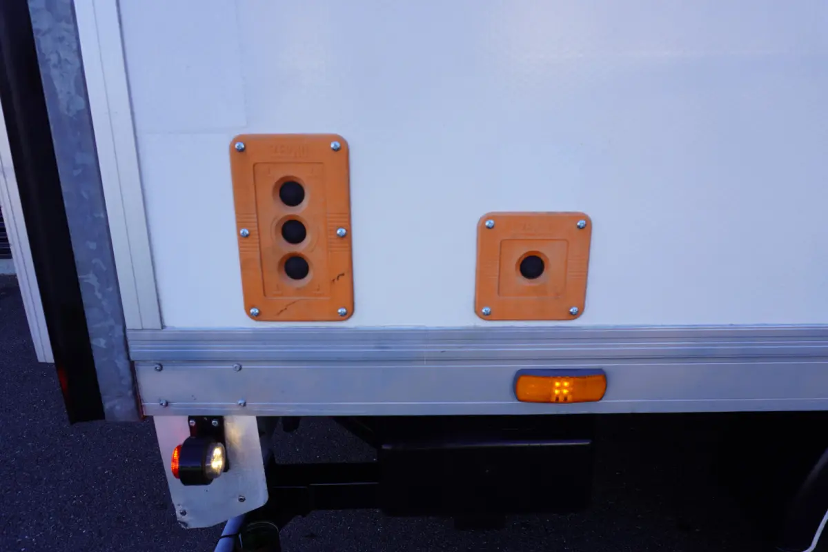 35S18 3 liter 180pk Automaat Bakwagen Laadklep Zijdeur Airo Standkachel PTO