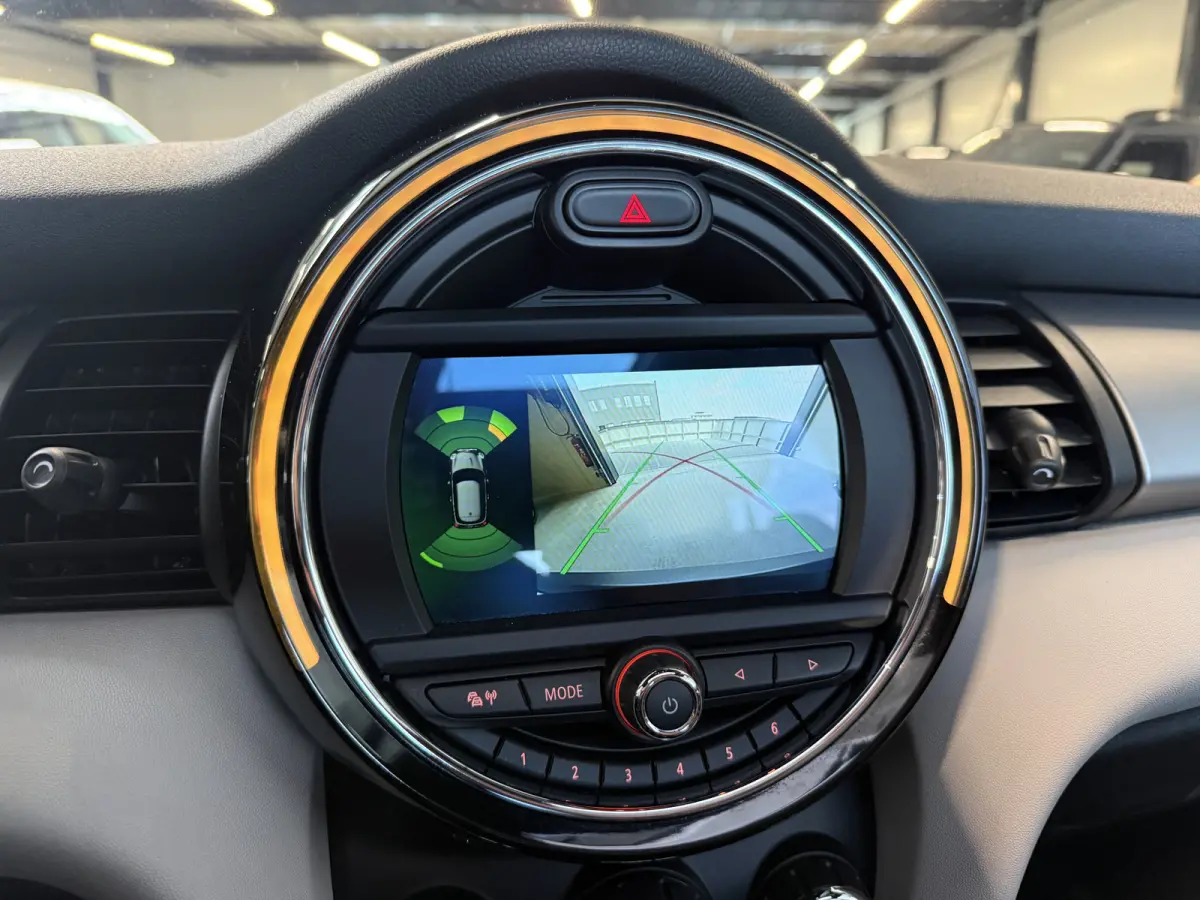 1.5 Cooper Pano/Camera/Apple