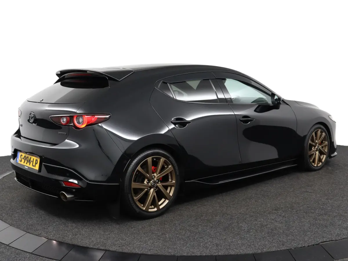 2.0 e-SkyActiv-G M Hybrid 150 Homura | Orig. Mazda styling pakket | Sportuitlaat met kleppensysteem | Navigatie | Head-up |