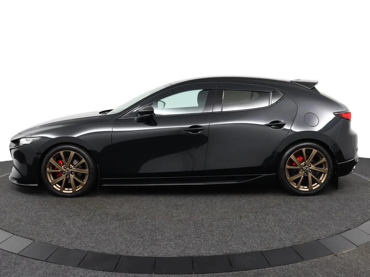 2.0 e-SkyActiv-G M Hybrid 150 Homura | Orig. Mazda styling pakket | Sportuitlaat met kleppensysteem | Navigatie | Head-up |