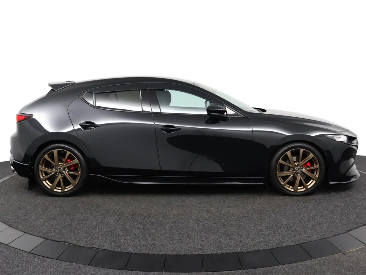 2.0 e-SkyActiv-G M Hybrid 150 Homura | Orig. Mazda styling pakket | Sportuitlaat met kleppensysteem | Navigatie | Head-up |