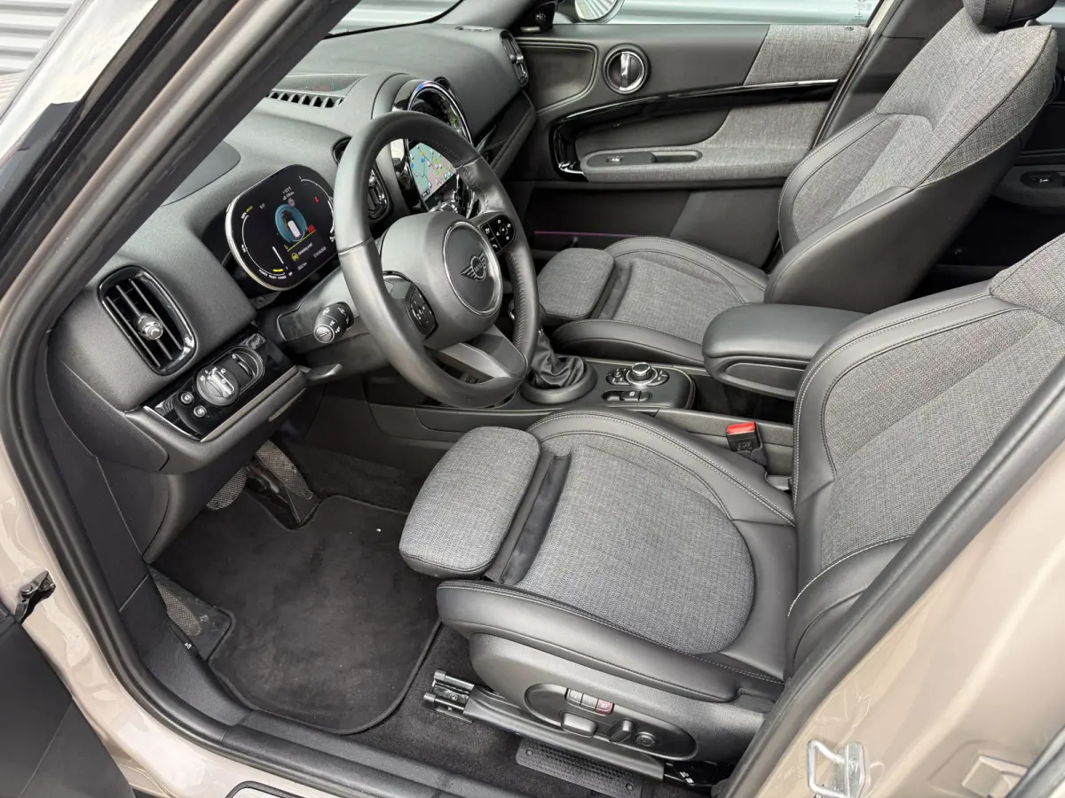 1.5 Cooper SE ALL4 Pano/H&K/Camera/Elec stoelen