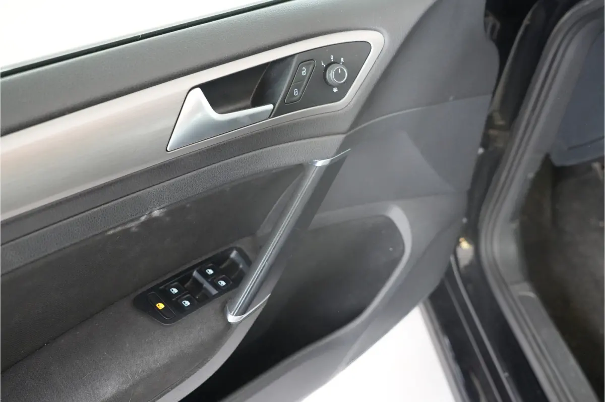 1.6 TDI Comfortline | Trekhaak | Cruise | Navi | Climate |