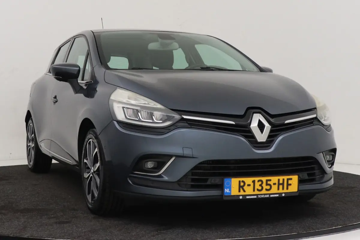 1.2 Intens | Panoramadak | Automaat | Stoelverwarming | Camera | Climate Control | LED | Keyless Entry/Start |
