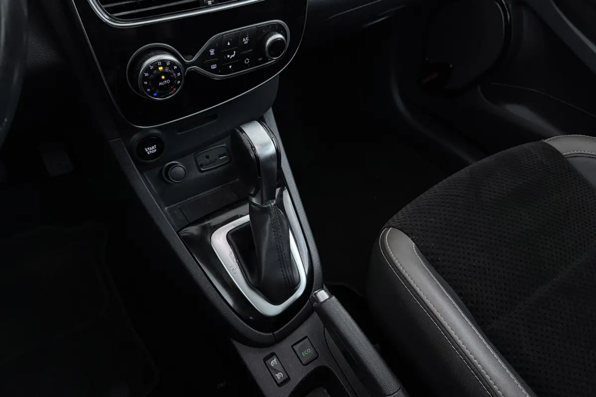 1.2 Intens | Panoramadak | Automaat | Stoelverwarming | Camera | Climate Control | LED | Keyless Entry/Start |