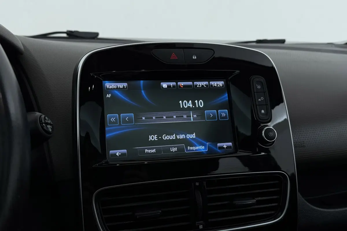 1.2 Intens | Panoramadak | Automaat | Stoelverwarming | Camera | Climate Control | LED | Keyless Entry/Start |