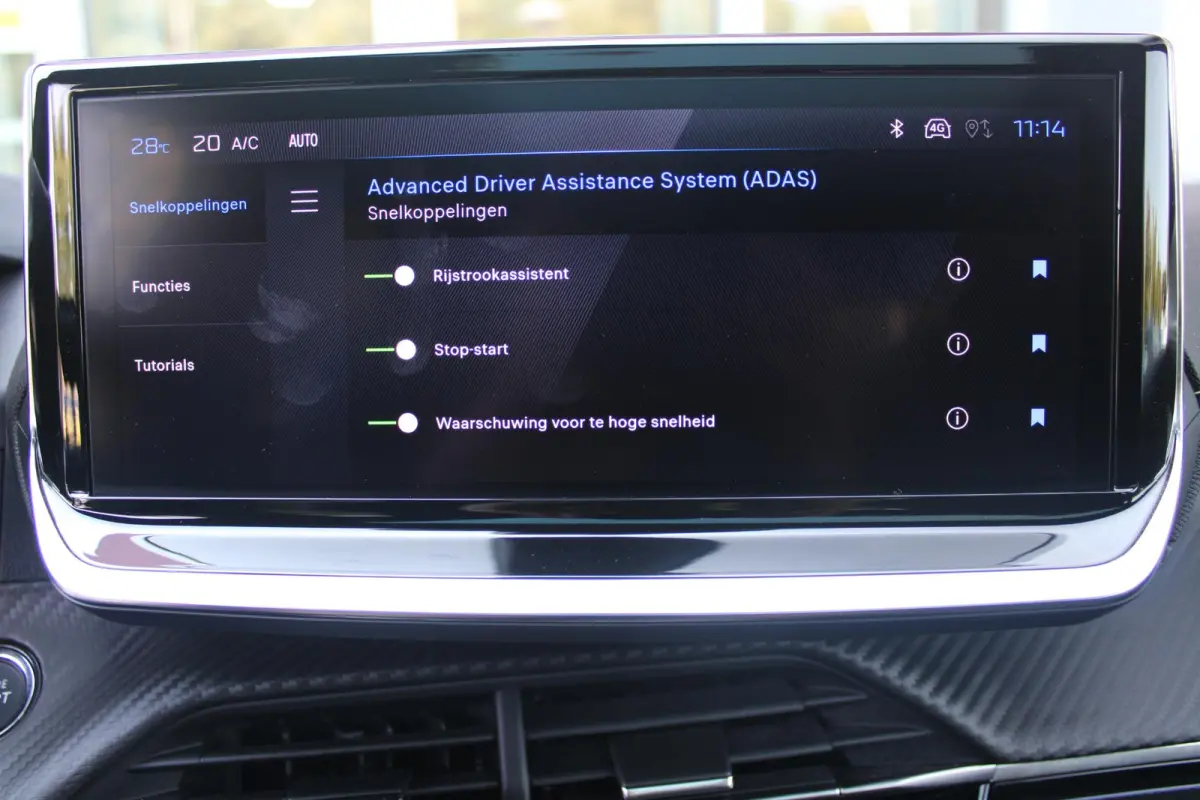 1.2 Hybrid 145PK AUTOMAAT GT | PANORAMA DAK | ADAPTIVE CRUISE CONTROL | KEYLESS ENTRY/START | LICHTMETALEN VELGEN 17" | ACHTERUITRIJ CAMERA | FULL LED KOPLAMPEN | PARKEERSENSOREN VOOR + ACHT