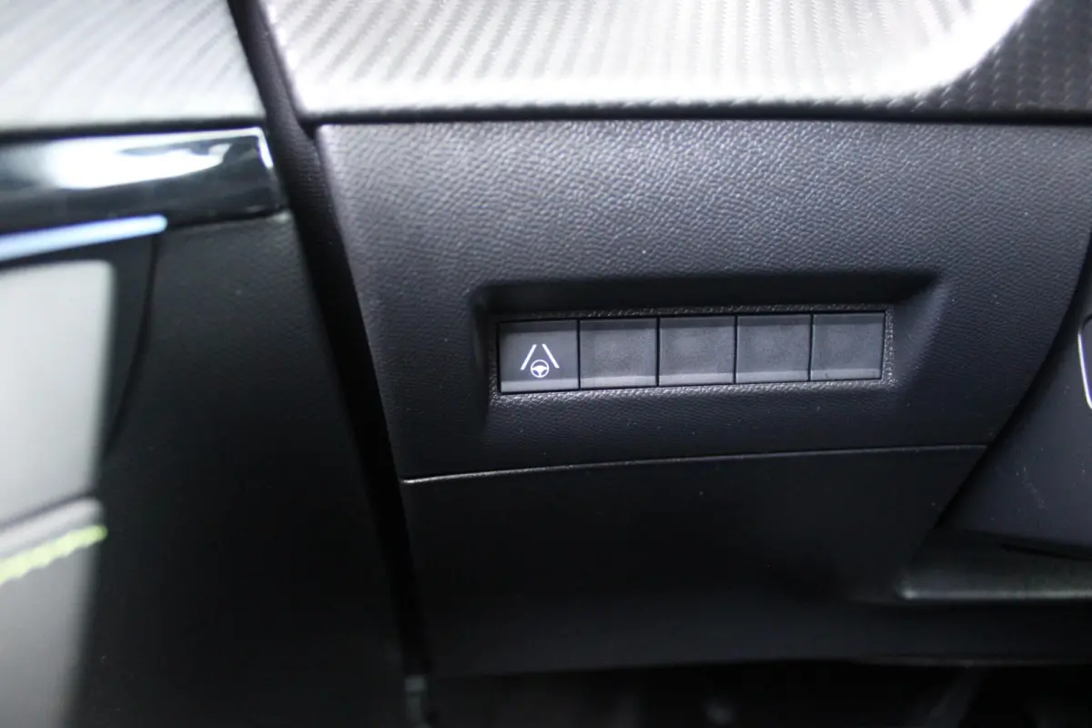 1.2 Hybrid 145PK AUTOMAAT GT | PANORAMA DAK | ADAPTIVE CRUISE CONTROL | KEYLESS ENTRY/START | LICHTMETALEN VELGEN 17" | ACHTERUITRIJ CAMERA | FULL LED KOPLAMPEN | PARKEERSENSOREN VOOR + ACHT