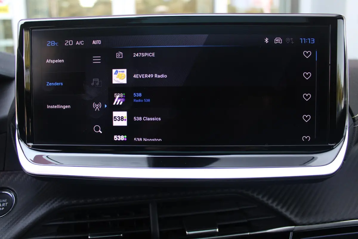 1.2 Hybrid 145PK AUTOMAAT GT | PANORAMA DAK | ADAPTIVE CRUISE CONTROL | KEYLESS ENTRY/START | LICHTMETALEN VELGEN 17" | ACHTERUITRIJ CAMERA | FULL LED KOPLAMPEN | PARKEERSENSOREN VOOR + ACHT