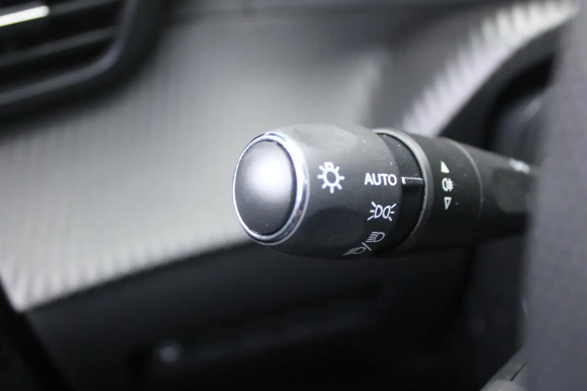 1.2 Hybrid 145PK AUTOMAAT GT | PANORAMA DAK | ADAPTIVE CRUISE CONTROL | KEYLESS ENTRY/START | LICHTMETALEN VELGEN 17" | ACHTERUITRIJ CAMERA | FULL LED KOPLAMPEN | PARKEERSENSOREN VOOR + ACHT