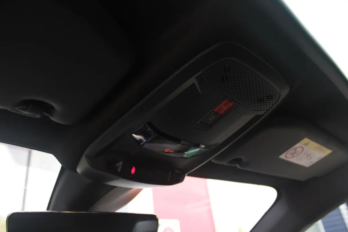 1.2 Hybrid 145PK AUTOMAAT GT | PANORAMA DAK | ADAPTIVE CRUISE CONTROL | KEYLESS ENTRY/START | LICHTMETALEN VELGEN 17" | ACHTERUITRIJ CAMERA | FULL LED KOPLAMPEN | PARKEERSENSOREN VOOR + ACHT