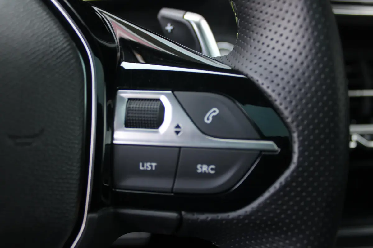 1.2 Hybrid 145PK AUTOMAAT GT | PANORAMA DAK | ADAPTIVE CRUISE CONTROL | KEYLESS ENTRY/START | LICHTMETALEN VELGEN 17" | ACHTERUITRIJ CAMERA | FULL LED KOPLAMPEN | PARKEERSENSOREN VOOR + ACHT
