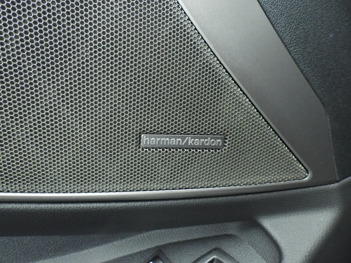 330e M Sportpakket Pro | Panoramadak | Harman Kardon | Driving Assistant Professional | Trekhaak