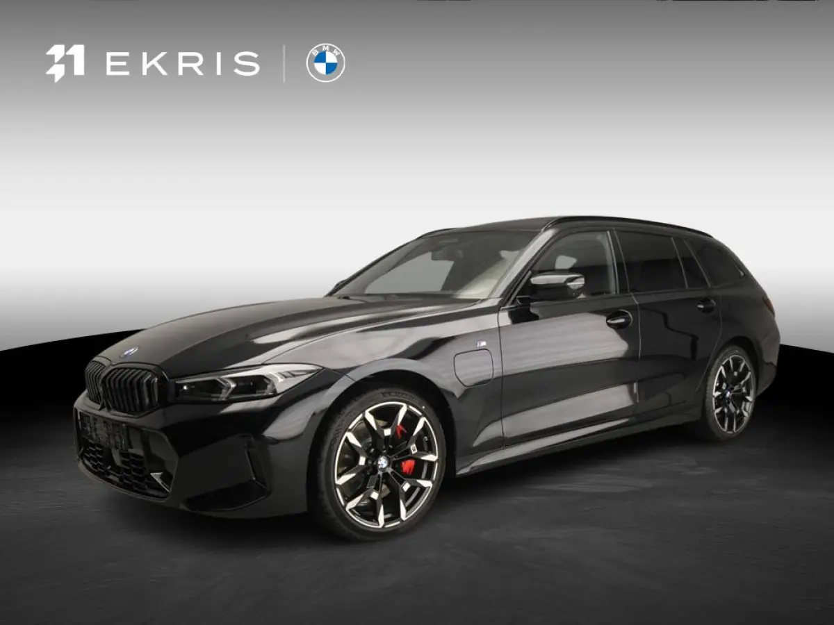 330e M Sportpakket Pro | Panoramadak | Harman Kardon | Driving Assistant Professional | Trekhaak