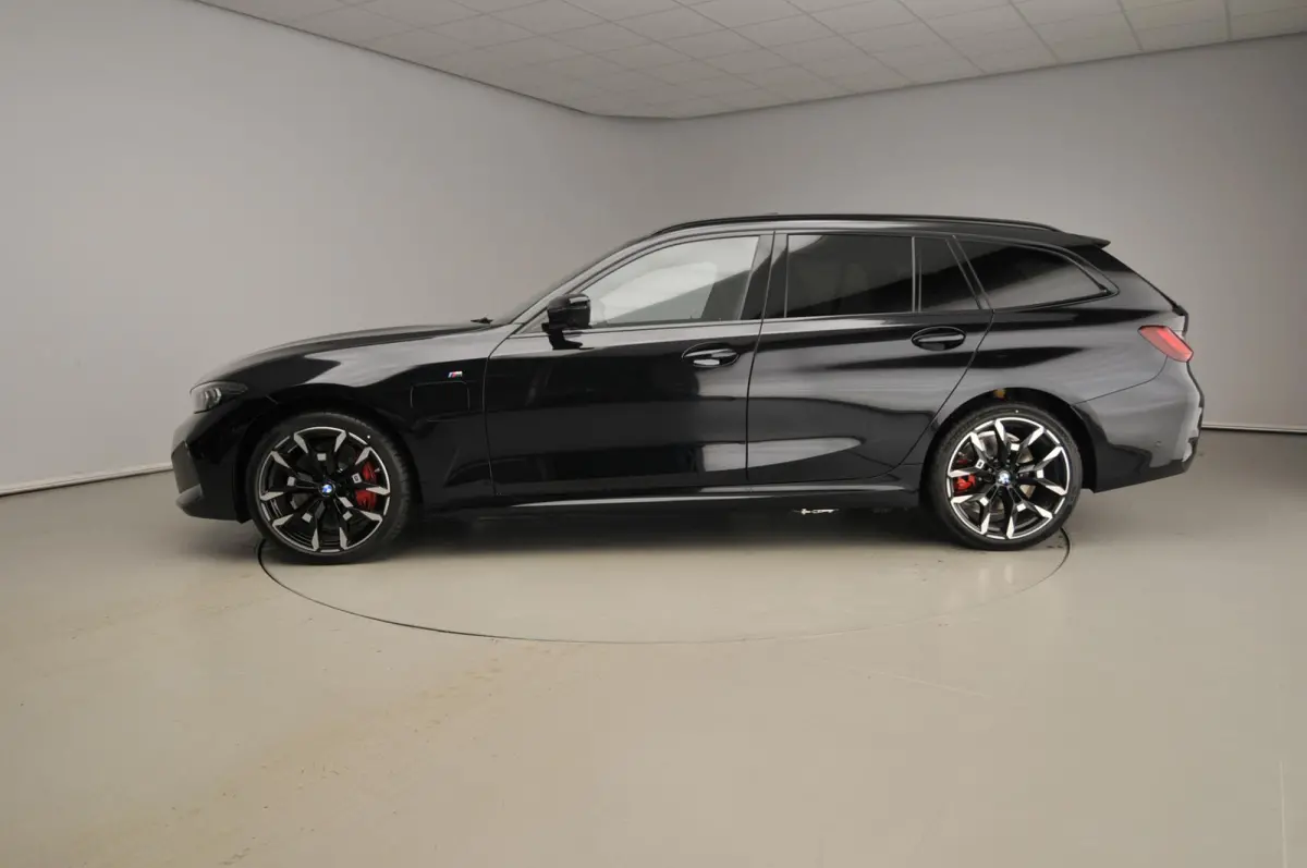 330e M Sportpakket Pro | Panoramadak | Harman Kardon | Driving Assistant Professional | Trekhaak