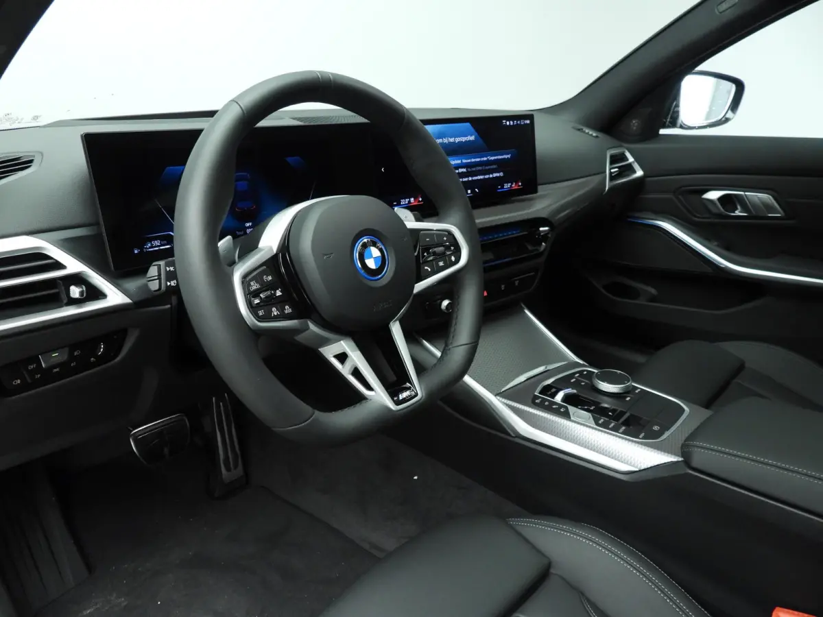 330e M Sportpakket Pro | Panoramadak | Harman Kardon | Driving Assistant Professional | Trekhaak