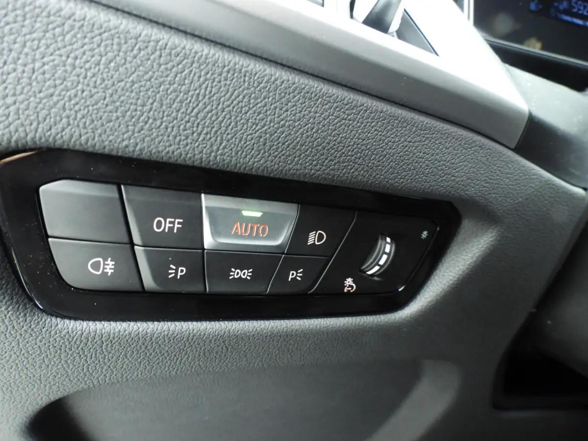 330e M Sportpakket Pro | Panoramadak | Harman Kardon | Driving Assistant Professional | Trekhaak