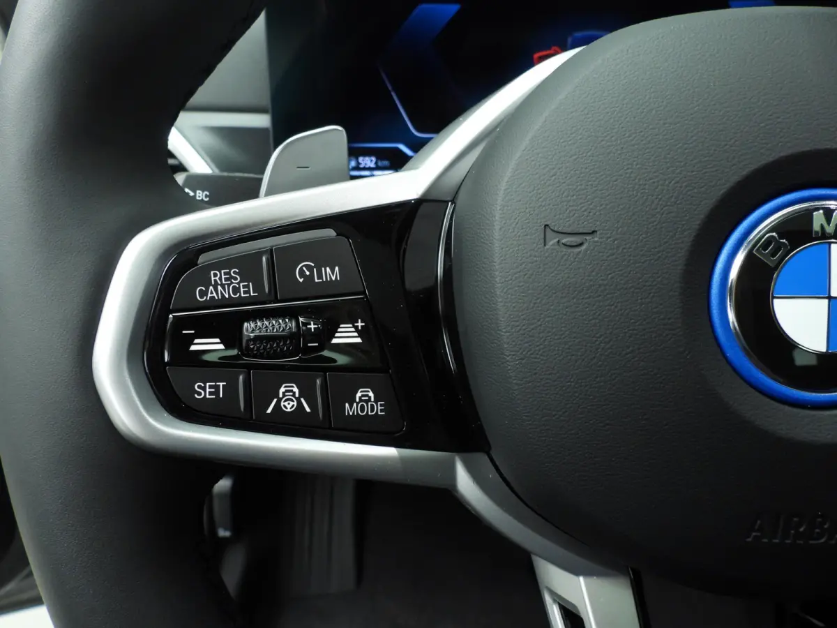 330e M Sportpakket Pro | Panoramadak | Harman Kardon | Driving Assistant Professional | Trekhaak