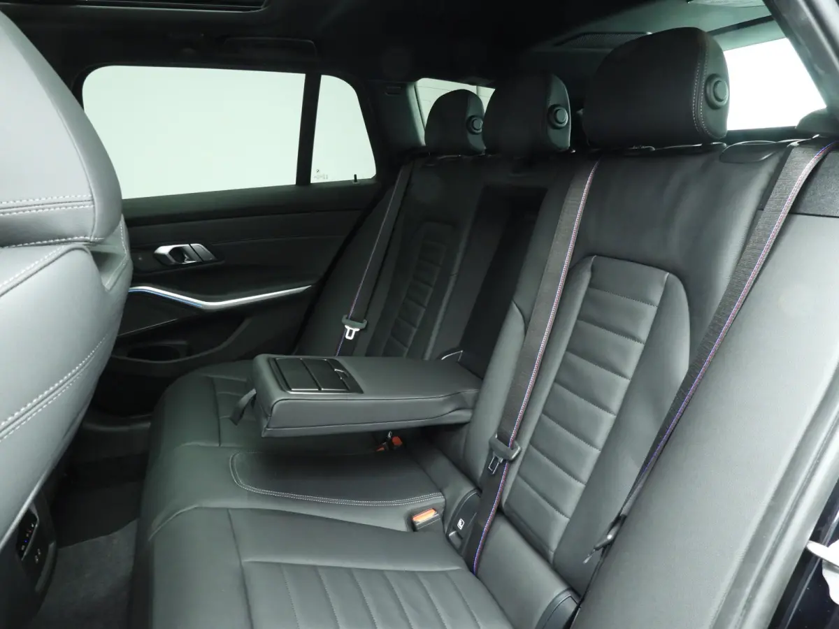 330e M Sportpakket Pro | Panoramadak | Harman Kardon | Driving Assistant Professional | Trekhaak