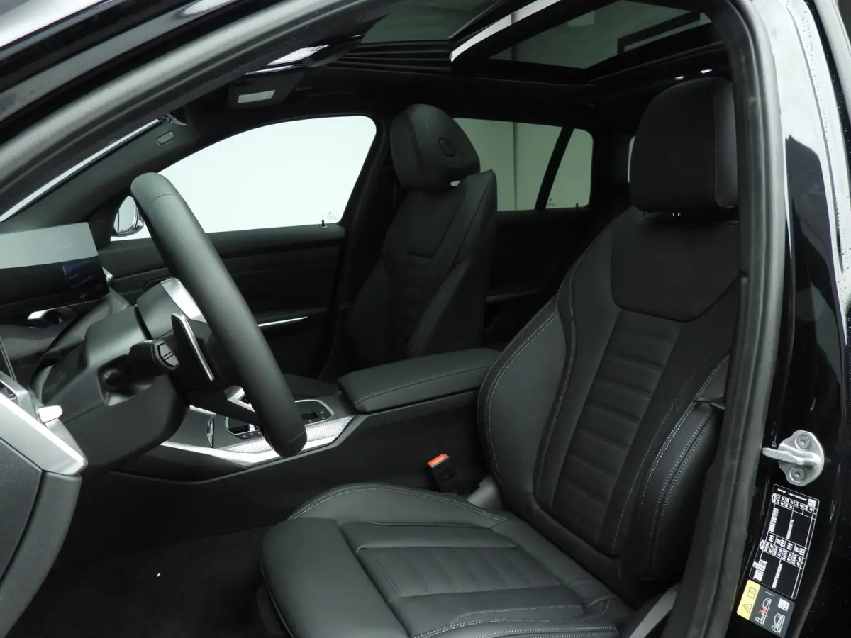 330e M Sportpakket Pro | Panoramadak | Harman Kardon | Driving Assistant Professional | Trekhaak