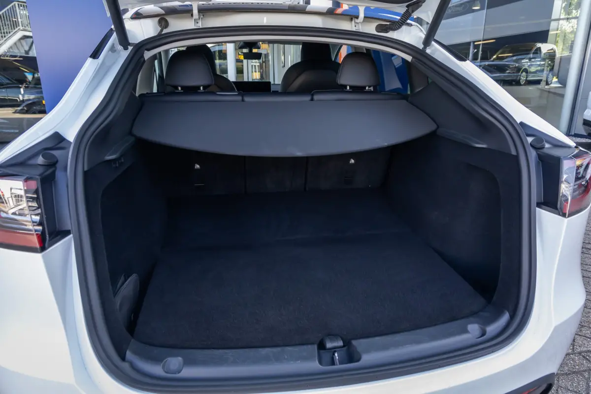Performance AWD 75 kWh | SOH 95% | Trekhaak | Panoramadak | Dodehoek detectie | 21'' | Memory | Leder | Autopilot | Dodehoek detectie | Electronic climate controle