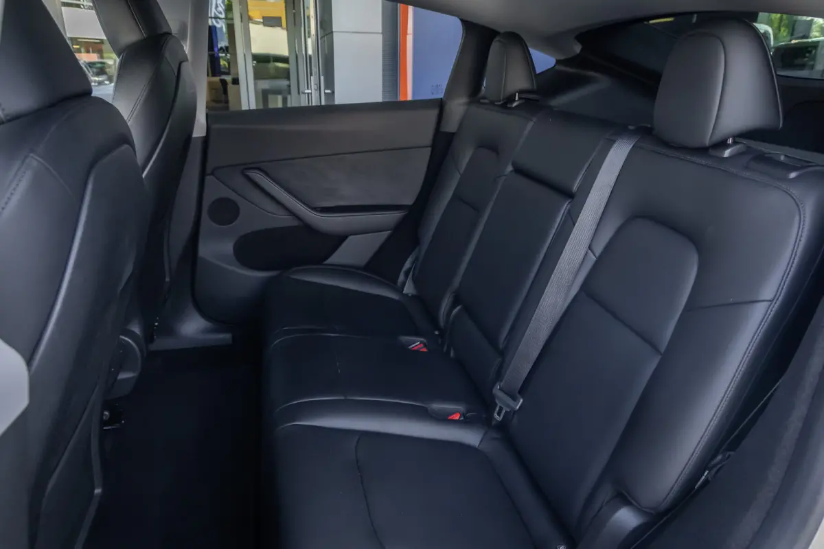 Performance AWD 75 kWh | SOH 95% | Trekhaak | Panoramadak | Dodehoek detectie | 21'' | Memory | Leder | Autopilot | Dodehoek detectie | Electronic climate controle