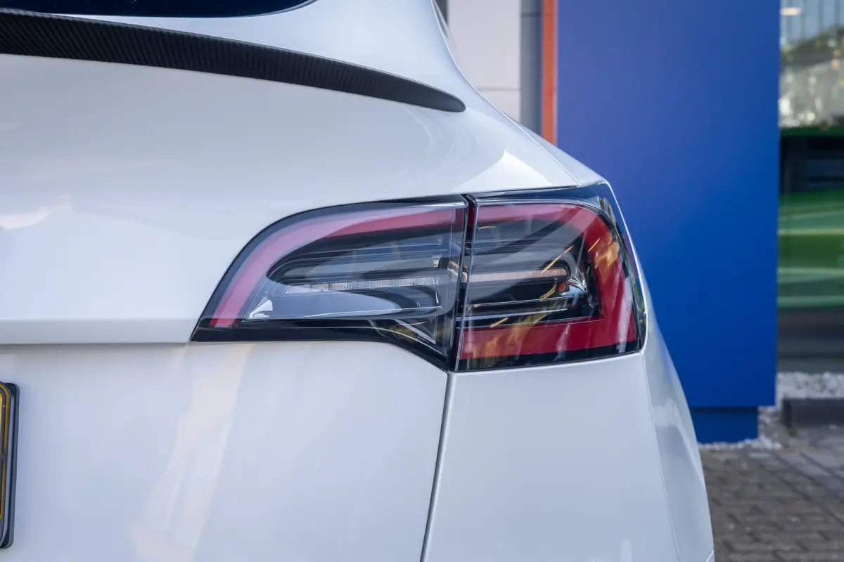 Performance AWD 75 kWh | SOH 95% | Trekhaak | Panoramadak | Dodehoek detectie | 21'' | Memory | Leder | Autopilot | Dodehoek detectie | Electronic climate controle
