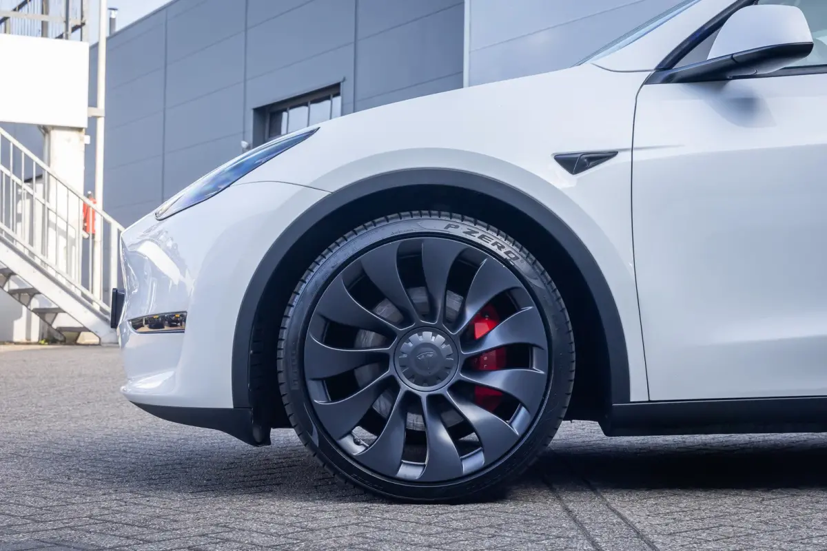 Performance AWD 75 kWh | SOH 95% | Trekhaak | Panoramadak | Dodehoek detectie | 21'' | Memory | Leder | Autopilot | Dodehoek detectie | Electronic climate controle