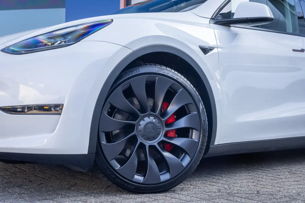 Performance AWD 75 kWh | SOH 95% | Trekhaak | Panoramadak | Dodehoek detectie | 21'' | Memory | Leder | Autopilot | Dodehoek detectie | Electronic climate controle