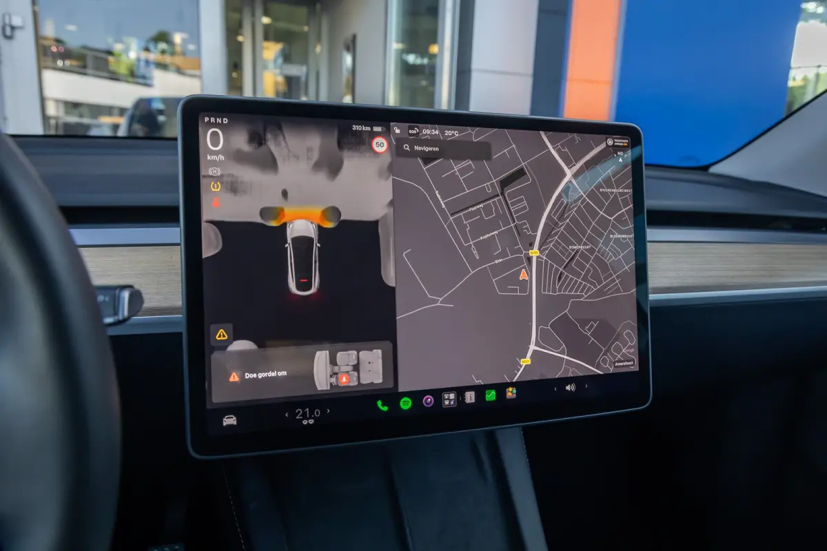 Performance AWD 75 kWh | SOH 95% | Trekhaak | Panoramadak | Dodehoek detectie | 21'' | Memory | Leder | Autopilot | Dodehoek detectie | Electronic climate controle