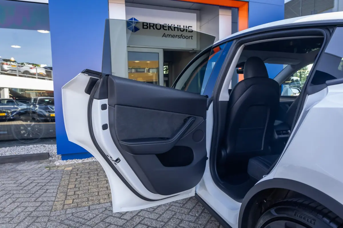 Performance AWD 75 kWh | SOH 95% | Trekhaak | Panoramadak | Dodehoek detectie | 21'' | Memory | Leder | Autopilot | Dodehoek detectie | Electronic climate controle