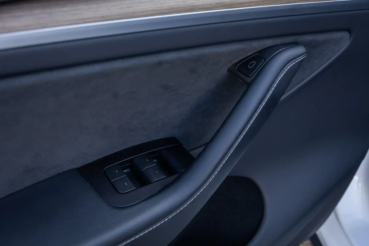 Performance AWD 75 kWh | SOH 95% | Trekhaak | Panoramadak | Dodehoek detectie | 21'' | Memory | Leder | Autopilot | Dodehoek detectie | Electronic climate controle