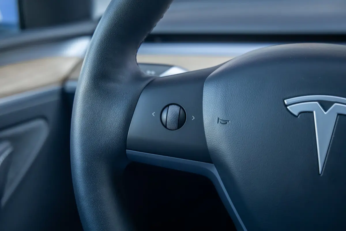 Performance AWD 75 kWh | SOH 95% | Trekhaak | Panoramadak | Dodehoek detectie | 21'' | Memory | Leder | Autopilot | Dodehoek detectie | Electronic climate controle