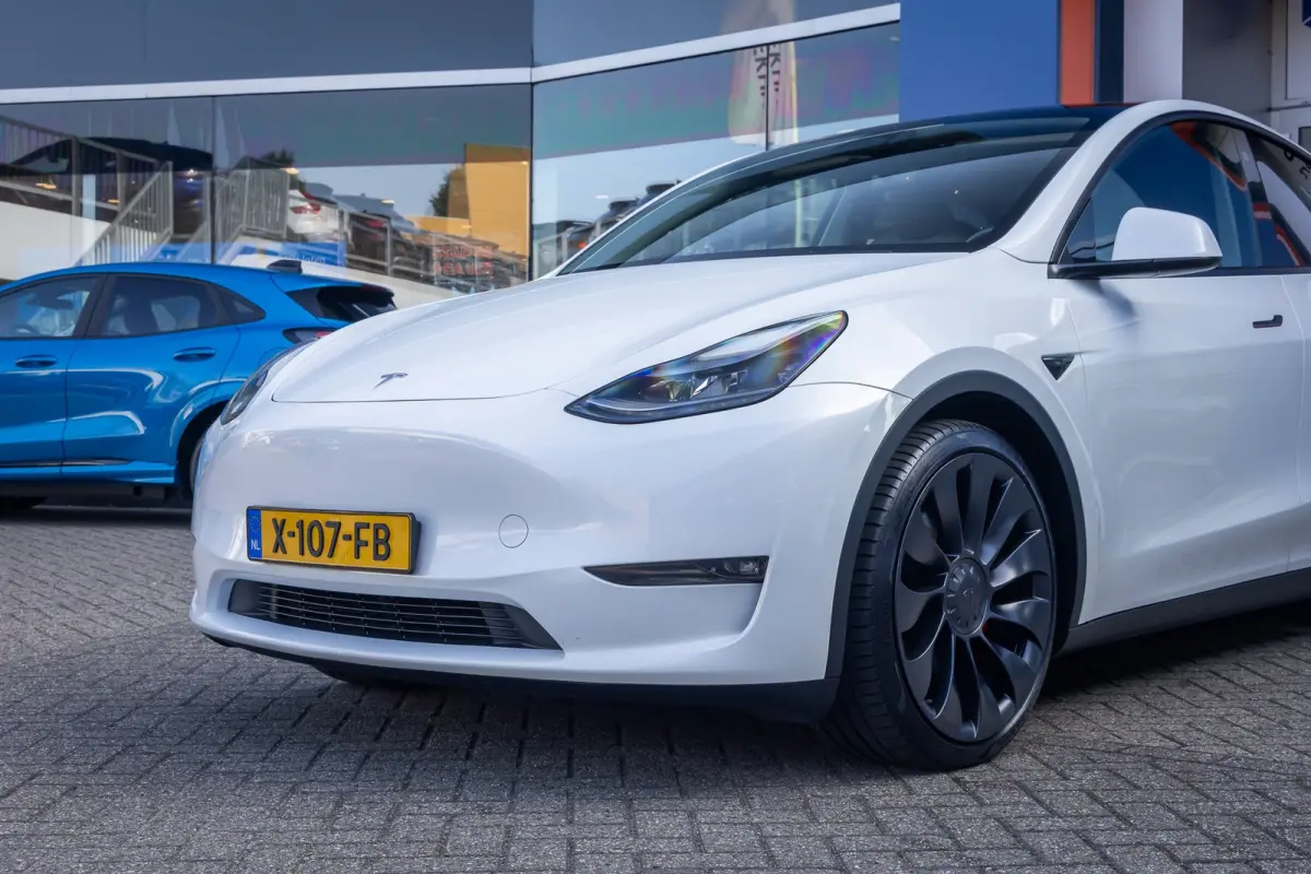 Performance AWD 75 kWh | SOH 95% | Trekhaak | Panoramadak | Dodehoek detectie | 21'' | Memory | Leder | Autopilot | Dodehoek detectie | Electronic climate controle