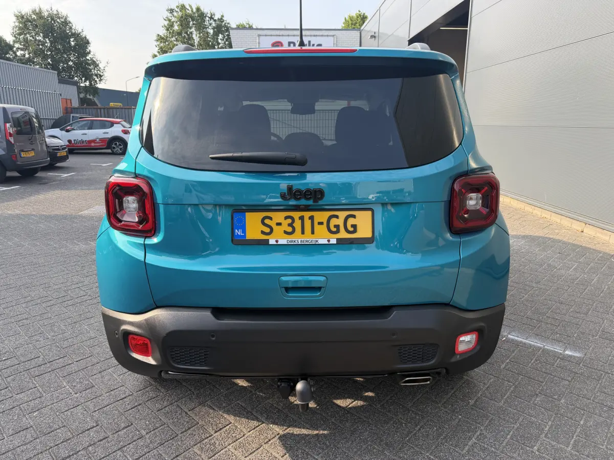 150pk Limited Edition (Trekhaak - LED - 18"incl 4S - Automatische Airco - Stoel-/-stuurverwarming - Camera - Apple Carplay - Navigatie - Keyless Entry - Adaptieve Cruise Controle)
