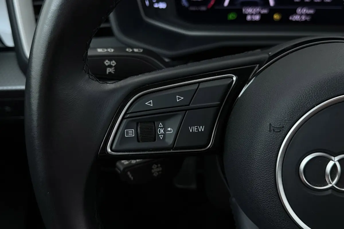 25 TFSI epic | Org. NL | 12000 km!!! | Dealer Onderhouden | Automaat | CarPlay | Cruise Contr. | Parkeersensoren