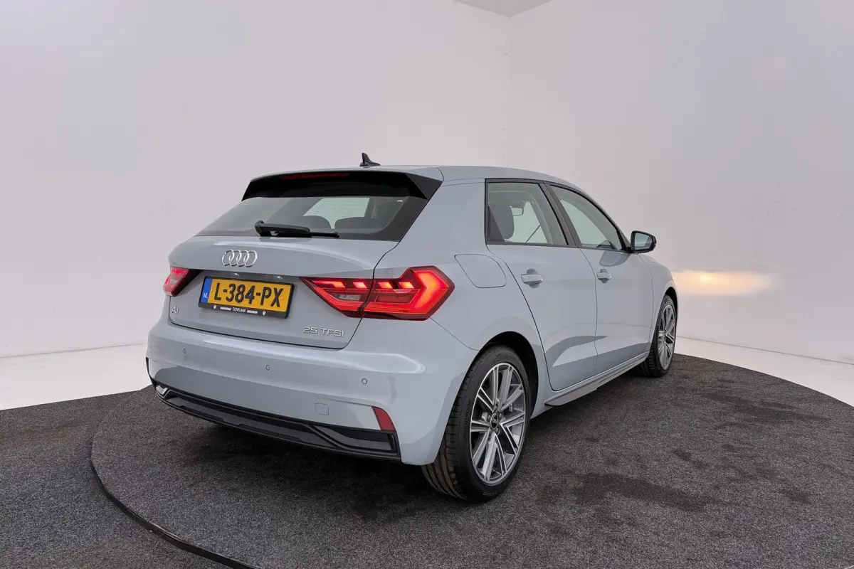 25 TFSI epic | Org. NL | 12000 km!!! | Dealer Onderhouden | Automaat | CarPlay | Cruise Contr. | Parkeersensoren