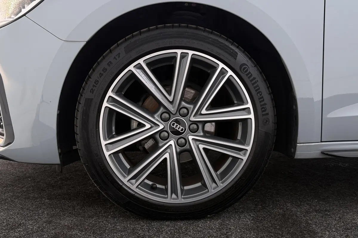 25 TFSI epic | Org. NL | 12000 km!!! | Dealer Onderhouden | Automaat | CarPlay | Cruise Contr. | Parkeersensoren