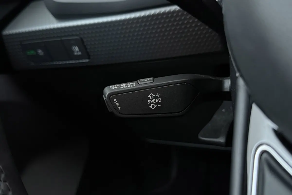 25 TFSI epic | Org. NL | 12000 km!!! | Dealer Onderhouden | Automaat | CarPlay | Cruise Contr. | Parkeersensoren