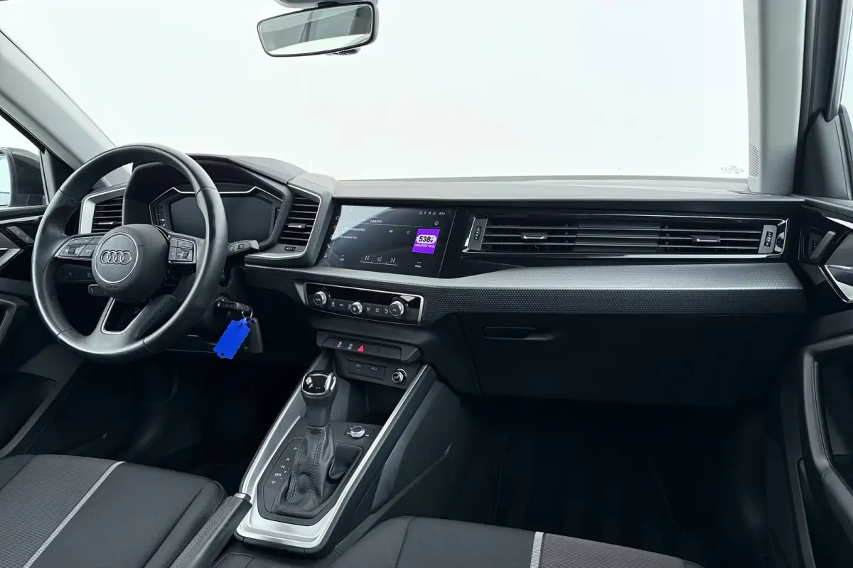 25 TFSI epic | Org. NL | 12000 km!!! | Dealer Onderhouden | Automaat | CarPlay | Cruise Contr. | Parkeersensoren