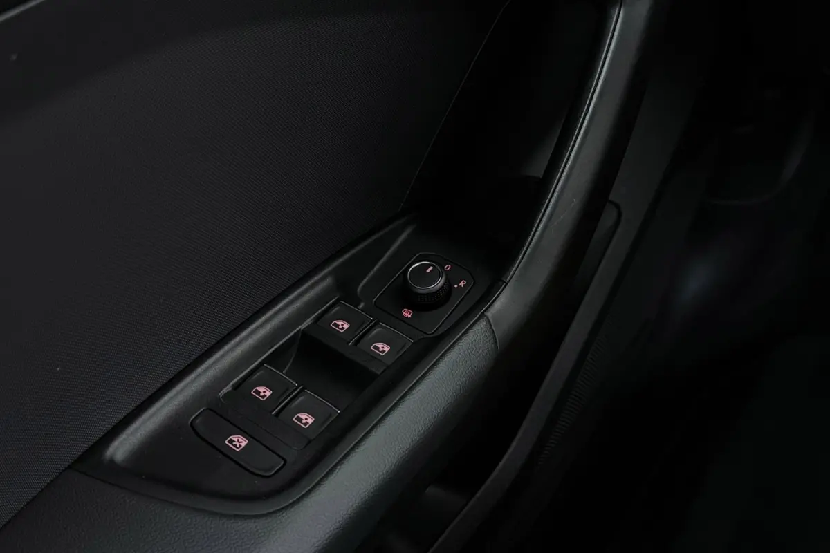 25 TFSI epic | Org. NL | 12000 km!!! | Dealer Onderhouden | Automaat | CarPlay | Cruise Contr. | Parkeersensoren