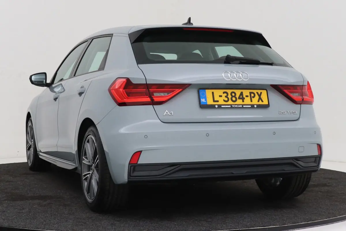25 TFSI epic | Org. NL | 12000 km!!! | Dealer Onderhouden | Automaat | CarPlay | Cruise Contr. | Parkeersensoren